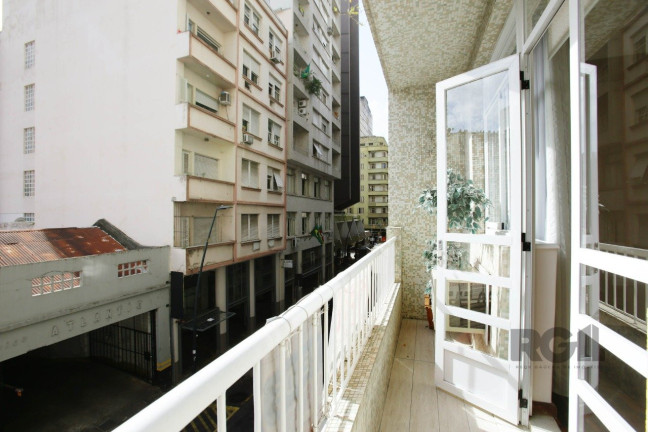 Imagem Apartamento com 3 Quartos à Venda, 128 m² em Centro Histórico - Porto Alegre Imagem Apartamento com 3 Quartos à Venda, 128 m² em Centro Histórico - Porto Alegre