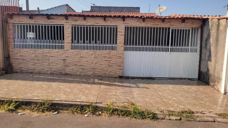 Casa com 2 Quartos para Alugar,  em Recanto Das Emas - Brasília