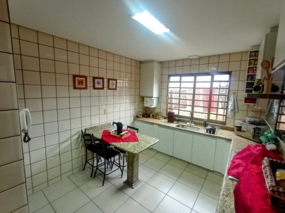 Imagem Sobrado com 4 Quartos à Venda, 218 m² em Vila Lucy - Goiânia Imagem Sobrado com 4 Quartos à Venda, 218 m² em Vila Lucy - Goiânia