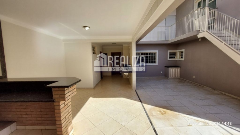 Imagem Sobrado com 4 Quartos para Alugar, 300 m² em Jardim Induberaba - Uberaba Imagem Sobrado com 4 Quartos para Alugar, 300 m² em Jardim Induberaba - Uberaba