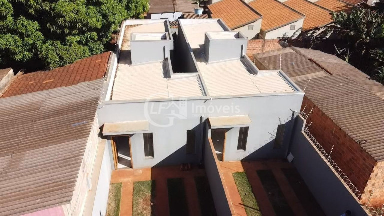 Imagem Casa com 2 Quartos à Venda, 60 m² em Jardim Carioca - Campo Grande Imagem Casa com 2 Quartos à Venda, 60 m² em Jardim Carioca - Campo Grande