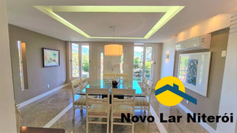 Casa com 3 Quartos à Venda, 298 m² em Sapê - Niterói