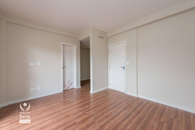 Imagem Sobrado com 3 Quartos à Venda, 180 m² em Portão - Curitiba