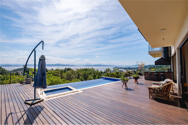 Imagem Casa com 3 Quartos à Venda, em João Paulo - Florianópolis Imagem Casa com 3 Quartos à Venda, em João Paulo - Florianópolis