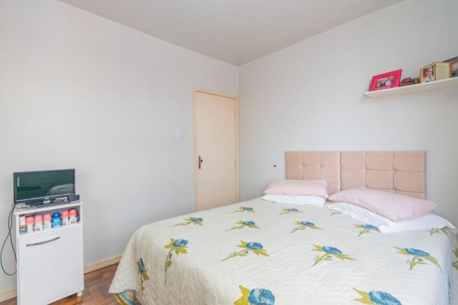 Imagem Imóvel com 3 Quartos à Venda, 64 m² em Vila Ipiranga - Porto Alegre Imagem Imóvel com 3 Quartos à Venda, 64 m² em Vila Ipiranga - Porto Alegre