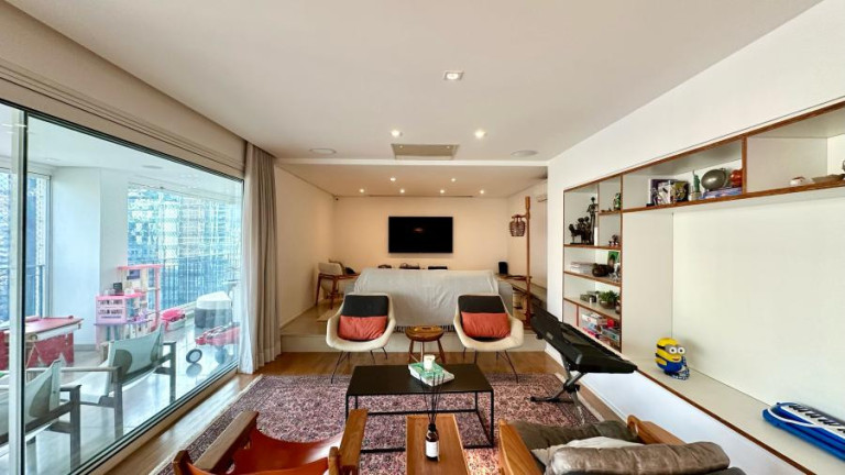 Imagem Apartamento com 3 Quartos à Venda, 223 m² em Itaim Bibi - São Paulo