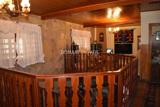 Imagem Casa com 3 Quartos à Venda, 360 m² em Região Da Vila Inglesa - Campos Do Jordão Imagem Casa com 3 Quartos à Venda, 360 m² em Região Da Vila Inglesa - Campos Do Jordão