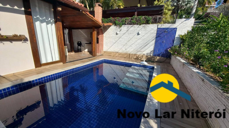 Casa de Condomínio com 3 Quartos à Venda, 290 m² em Piratininga - Niterói