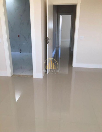 Imagem Sobrado com 3 Quartos à Venda, 185 m² em Centro - Balneário Camboriú Imagem Sobrado com 3 Quartos à Venda, 185 m² em Centro - Balneário Camboriú