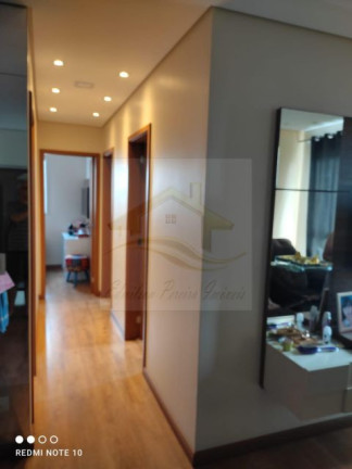 Imagem Apartamento com 3 Quartos à Venda, 58 m² em Champagnat - Londrina
