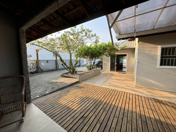 Imagem Casa com 4 Quartos à Venda, 196 m² em Barra Do Sai - Itapoá