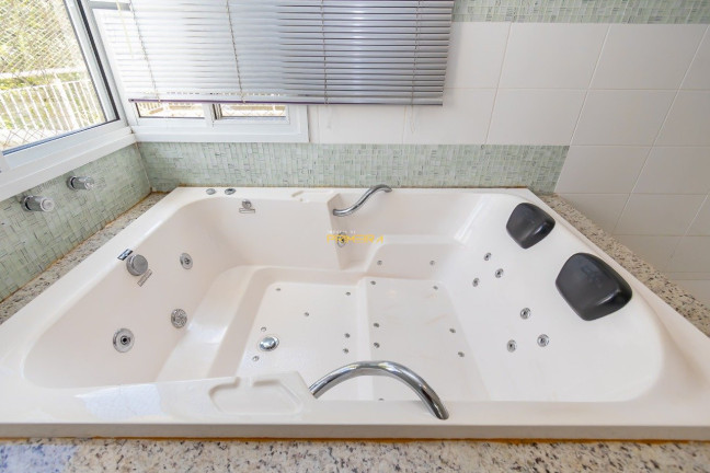Imagem Casa com 5 Quartos à Venda, 4.850 m² em Augusta - Curitiba