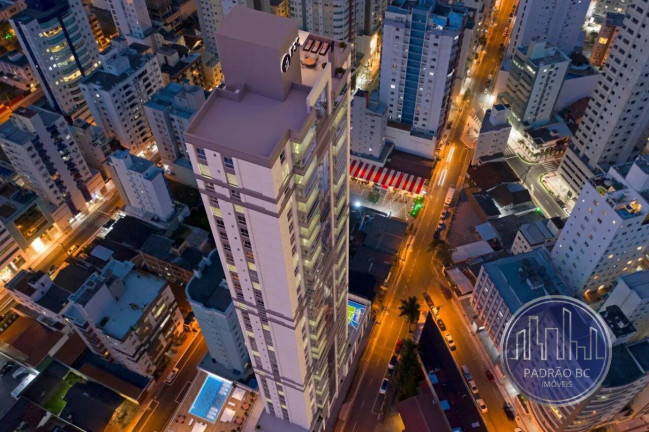 Imagem Apartamento com 4 Quartos à Venda, 146 m² em Centro - Balneário Camboriú Imagem Apartamento com 4 Quartos à Venda, 146 m² em Centro - Balneário Camboriú