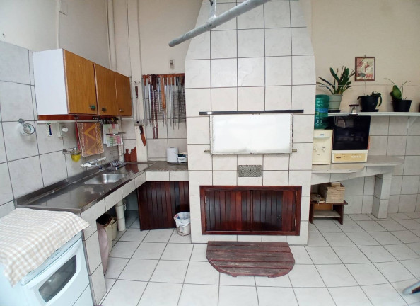 Imagem Sobrado com 9 Quartos à Venda, 456 m² em Cajuru - Curitiba