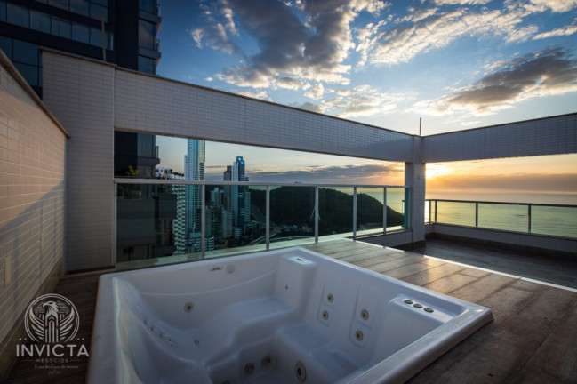 Imagem Cobertura com 3 Quartos à Venda, 242 m² em Centro - Balneário Camboriú Imagem Cobertura com 3 Quartos à Venda, 242 m² em Centro - Balneário Camboriú