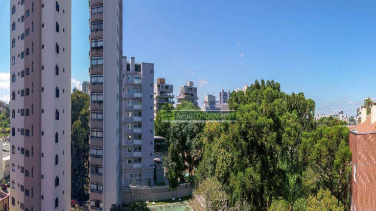 Imagem Apartamento com 3 Quartos à Venda, 238 m² em Cabral - Curitiba