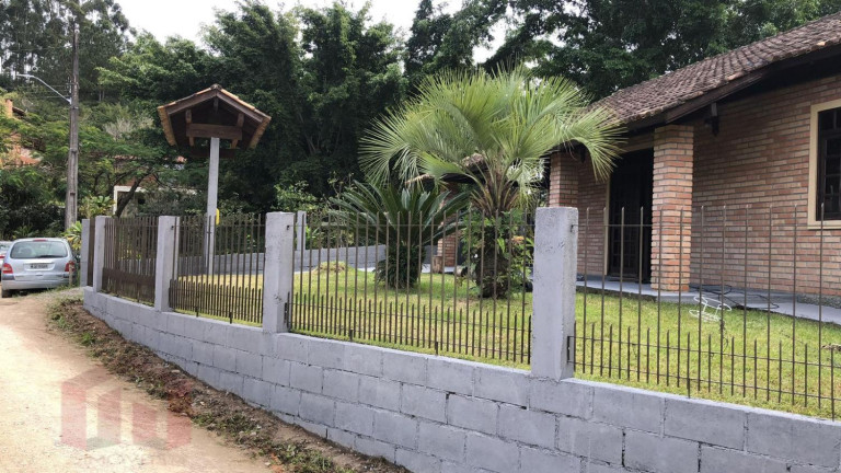 Imagem Imóvel com 2 Quartos à Venda, 1.800 m²