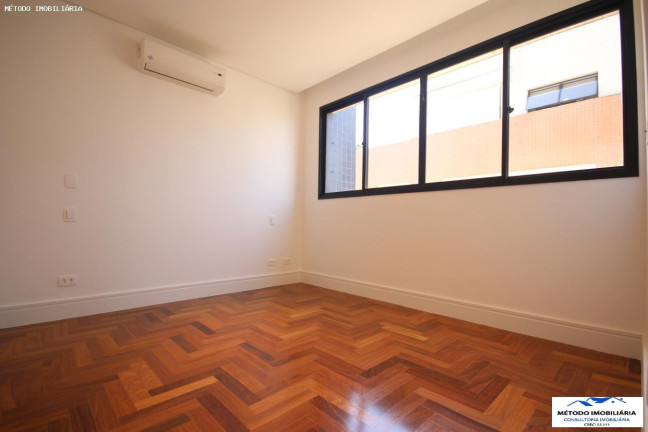 Imagem Imóvel com 3 Quartos à Venda, 314 m² em Moema - São Paulo Imagem Imóvel com 3 Quartos à Venda, 314 m² em Moema - São Paulo