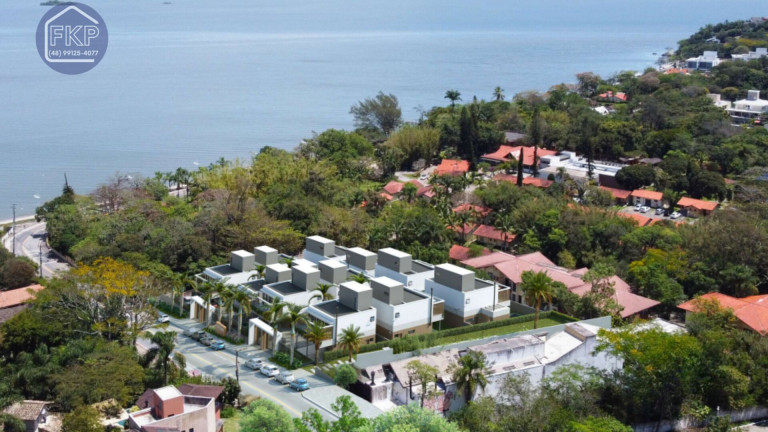 Imagem Casa com 3 Quartos à Venda, 241 m² em Cacupé - Florianópolis