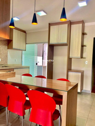 Imagem Casa com 2 Quartos à Venda, 120 m² Imagem Casa com 2 Quartos à Venda, 120 m²
