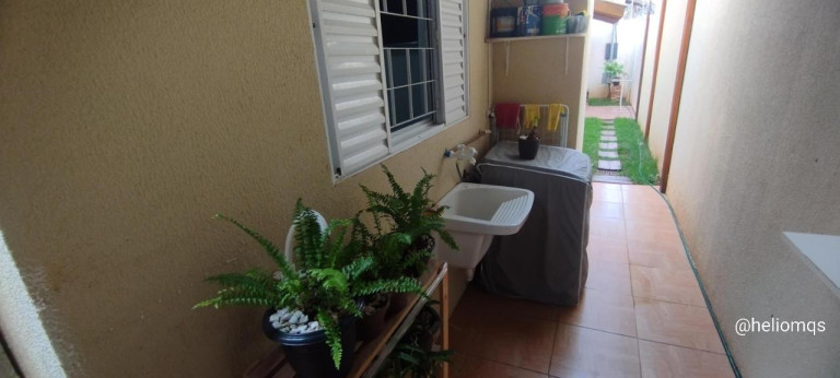 Imagem Casa com 3 Quartos à Venda, 56 m² em Parque Residencial Rita Vieira - Campo Grande