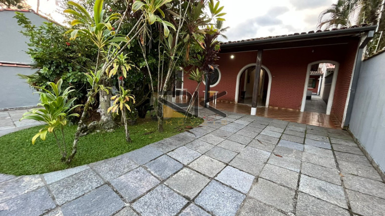 Casa com 3 Quartos à Venda, 134 m² em Barra Da Lagoa - Ubatuba
