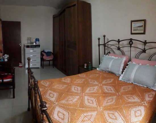Imagem Casa com 3 Quartos à Venda,  em Taboão - Diadema