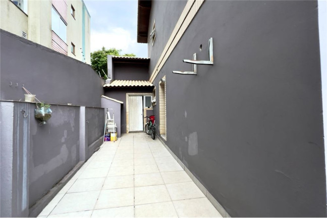 Imagem Casa com 4 Quartos à Venda, em Vila Assunção - Porto Alegre Imagem Casa com 4 Quartos à Venda, em Vila Assunção - Porto Alegre