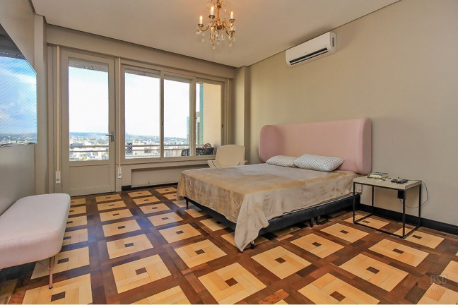 Imagem Imóvel com 4 Quartos à Venda, 221 m² em Independência - Porto Alegre Imagem Imóvel com 4 Quartos à Venda, 221 m² em Independência - Porto Alegre