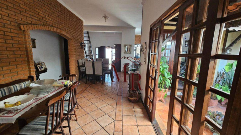 Imagem Casa com 3 Quartos à Venda, 165 m² em Canto Do Forte - Praia Grande Imagem Casa com 3 Quartos à Venda, 165 m² em Canto Do Forte - Praia Grande