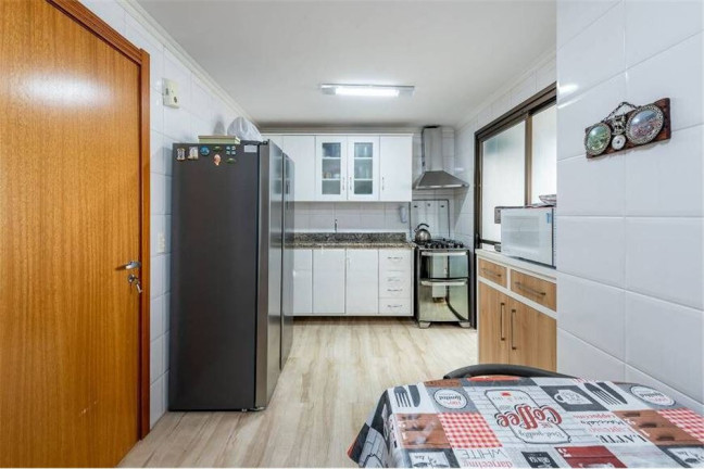 Imagem Imóvel com 3 Quartos à Venda, em Menino Deus - Porto Alegre Imagem Imóvel com 3 Quartos à Venda, em Menino Deus - Porto Alegre