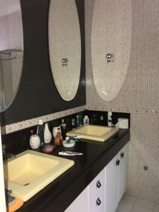 Imagem Casa com 4 Quartos à Venda, em Patamares - Salvador Imagem Casa com 4 Quartos à Venda, em Patamares - Salvador