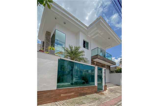 Casa com 4 Quartos à Venda,  em Centro - Balneário Camboriú