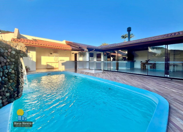 Imagem Casa com 4 Quartos à Venda, 205 m² em Itacorubi - Florianópolis Imagem Casa com 4 Quartos à Venda, 205 m² em Itacorubi - Florianópolis