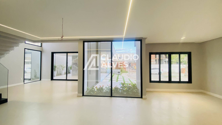 Imagem Casa de Condomínio com 4 Quartos à Venda, 313 m² em Papagaio - Feira De Santana Imagem Casa de Condomínio com 4 Quartos à Venda, 313 m² em Papagaio - Feira De Santana