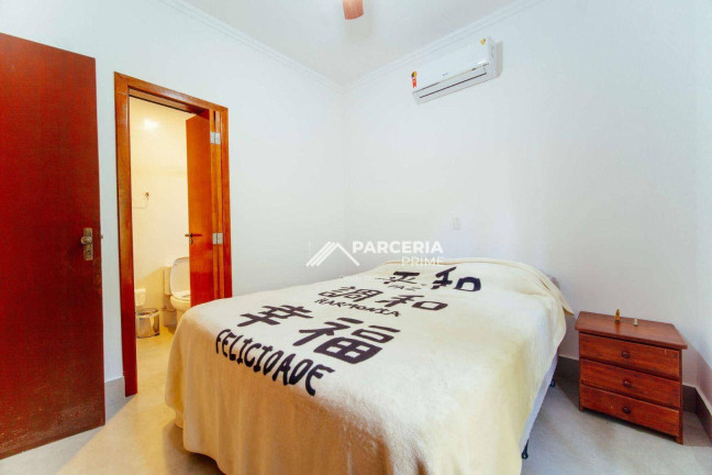 Imagem Casa com 6 Quartos à Venda, 334 m² em Riviera Módulo 19 - Bertioga Imagem Casa com 6 Quartos à Venda, 334 m² em Riviera Módulo 19 - Bertioga