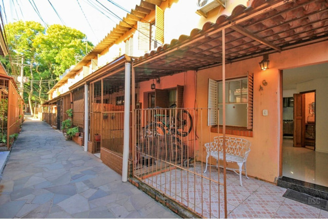 Imagem Casa com 1 Quarto à Venda, 70 m² em Guarujá - Porto Alegre Imagem Casa com 1 Quarto à Venda, 70 m² em Guarujá - Porto Alegre