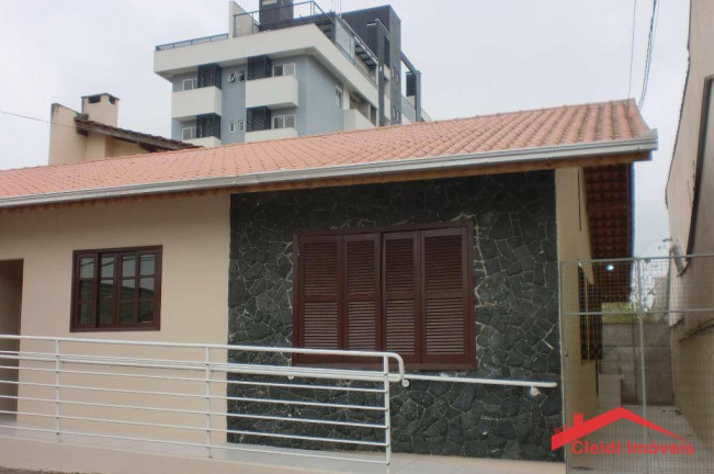 Imagem Casa com 3 Quartos para Alugar, 130 m² em Costa E Silva - Joinville Imagem Casa com 3 Quartos para Alugar, 130 m² em Costa E Silva - Joinville
