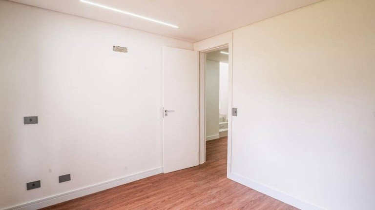 Imagem Casa de Condomínio com 4 Quartos à Venda, 190 m² em Santa Candida - Curitiba