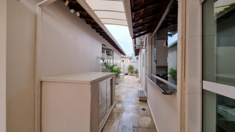 Imagem Casa com 3 Quartos à Venda, 600 m² Imagem Casa com 3 Quartos à Venda, 600 m²