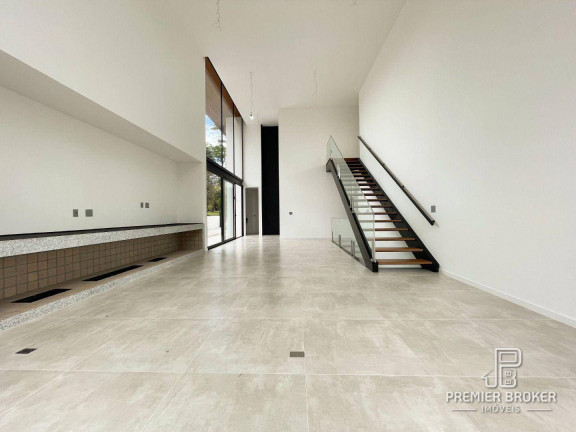 Imagem Casa com 4 Quartos à Venda, 330 m² em Várzea - Teresópolis Imagem Casa com 4 Quartos à Venda, 330 m² em Várzea - Teresópolis