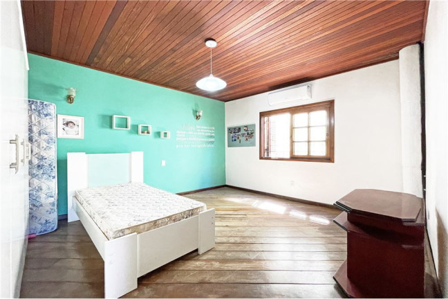 Imagem Casa com 2 Quartos à Venda, 302 m² em Partenon - Porto Alegre Imagem Casa com 2 Quartos à Venda, 302 m² em Partenon - Porto Alegre