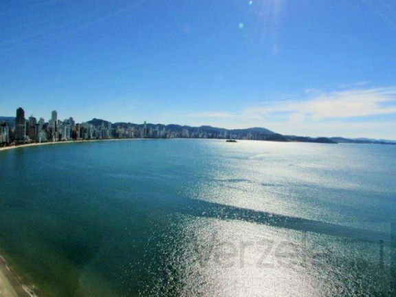 Imagem Apartamento com 4 Quartos à Venda, 237 m² em Centro - Balneário Camboriú Imagem Apartamento com 4 Quartos à Venda, 237 m² em Centro - Balneário Camboriú