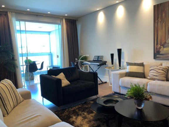 Imagem Apartamento com 4 Quartos à Venda, 240 m² em Atiradores - Joinville