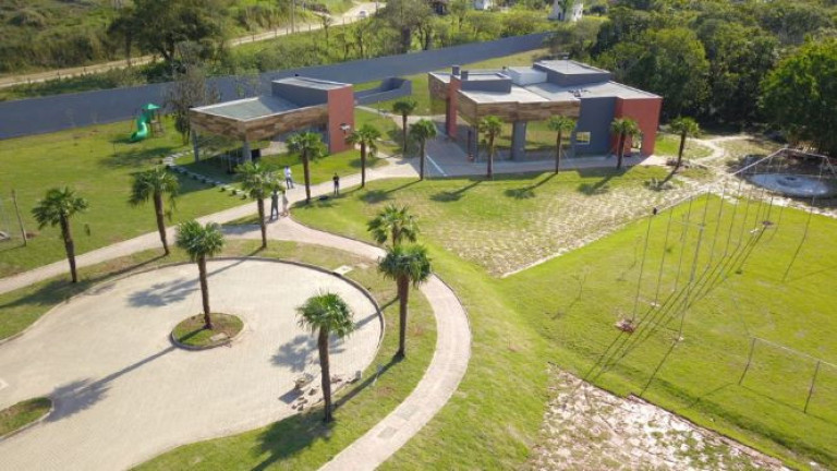 Imagem Terreno à Venda, 600 m² em Rio Do Meio - Camboriú