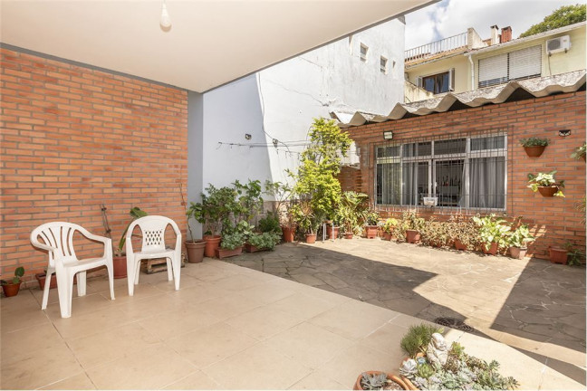 Imagem Casa com 4 Quartos à Venda,  em Três Figueiras - Porto Alegre