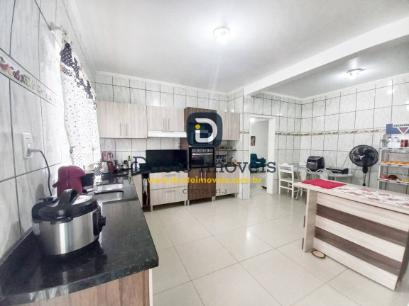 Imagem Casa com 5 Quartos à Venda, 212 m² em Camobi - Santa Maria