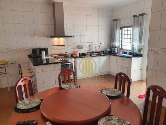 Imagem Casa com 3 Quartos à Venda, 262 m² em Centro - Jardinópolis Imagem Casa com 3 Quartos à Venda, 262 m² em Centro - Jardinópolis