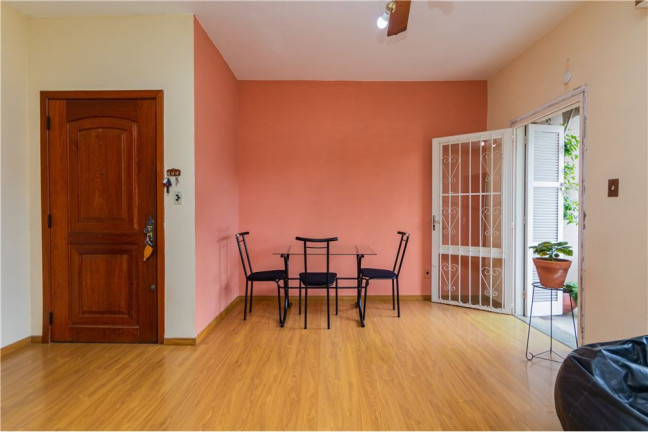Imagem Imóvel com 2 Quartos à Venda, em Menino Deus - Porto Alegre Imagem Imóvel com 2 Quartos à Venda, em Menino Deus - Porto Alegre