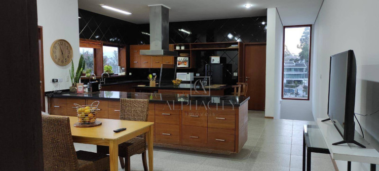 Imagem Casa com 5 Quartos à Venda ou Locação, 1.300 m² em Residencial Tamboré - Barueri Imagem Casa com 5 Quartos à Venda ou Locação, 1.300 m² em Residencial Tamboré - Barueri
